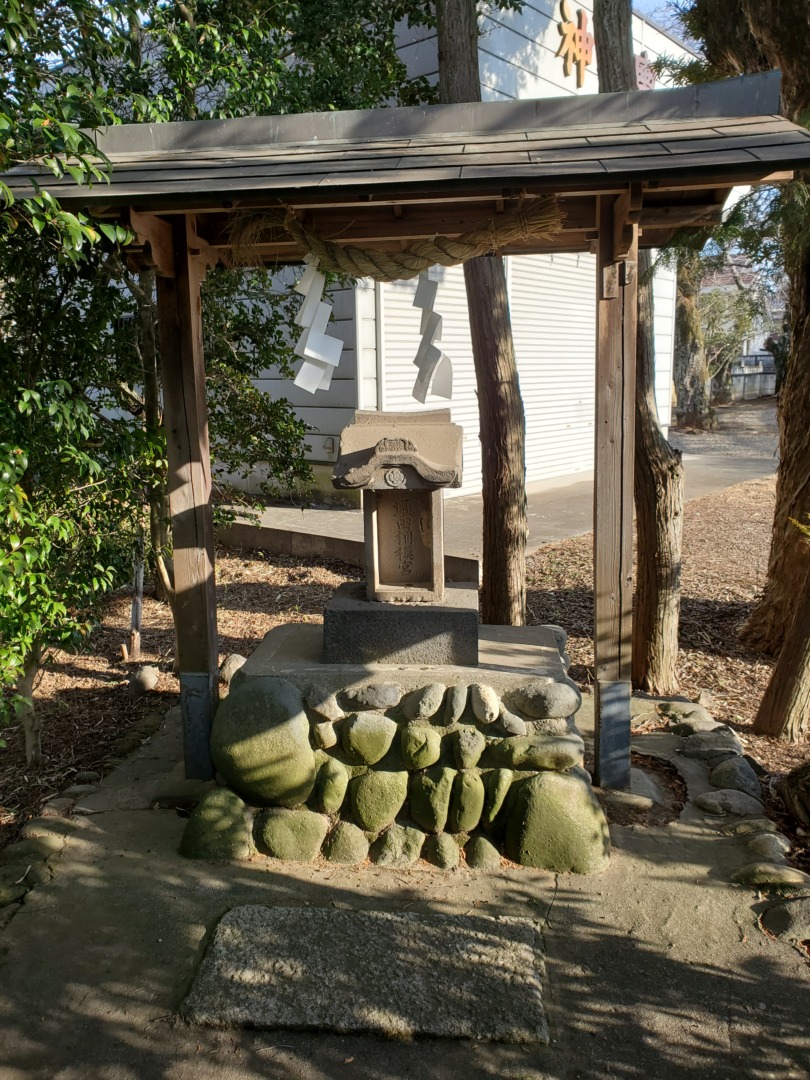 大天白神社境内堀田相模守生祠