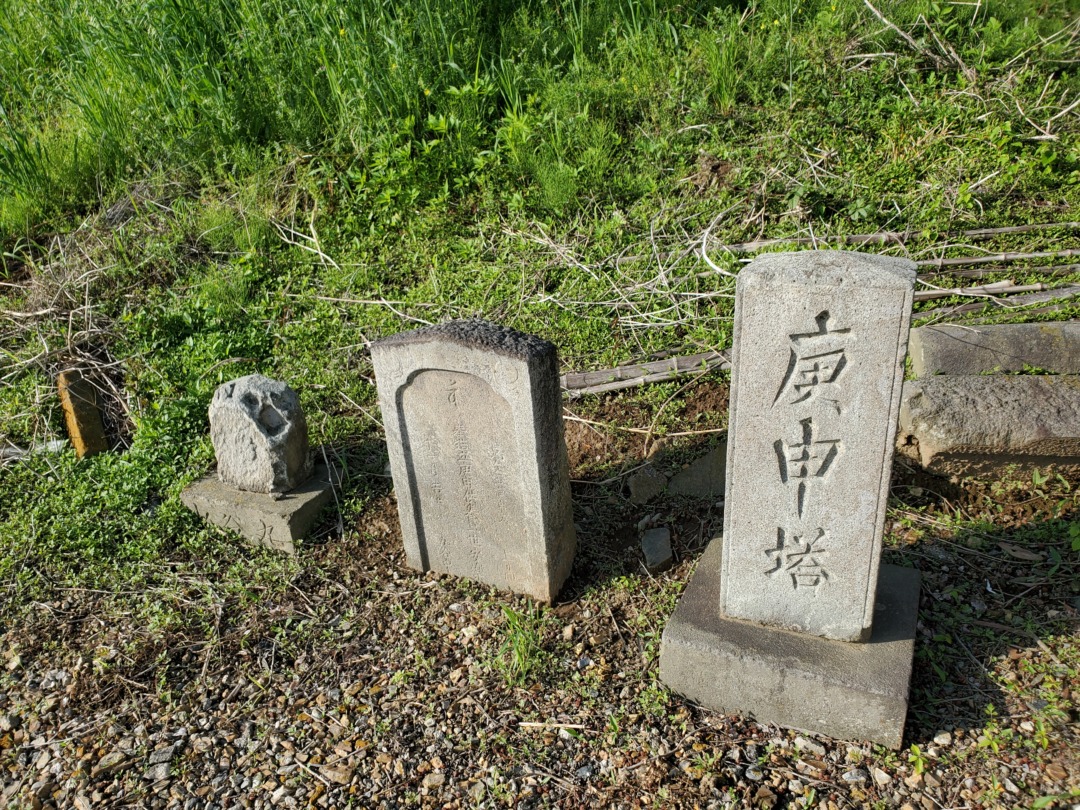 長良神社境内馬頭観音碑・庚申塔