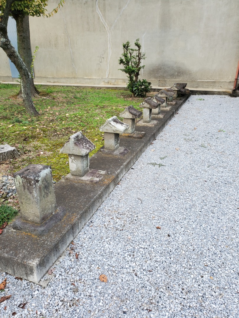 菅原神社・境内社石祠