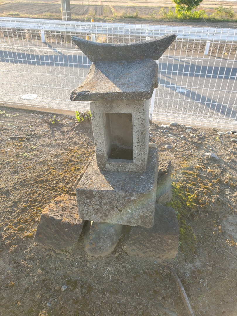 雷電神社・石祠